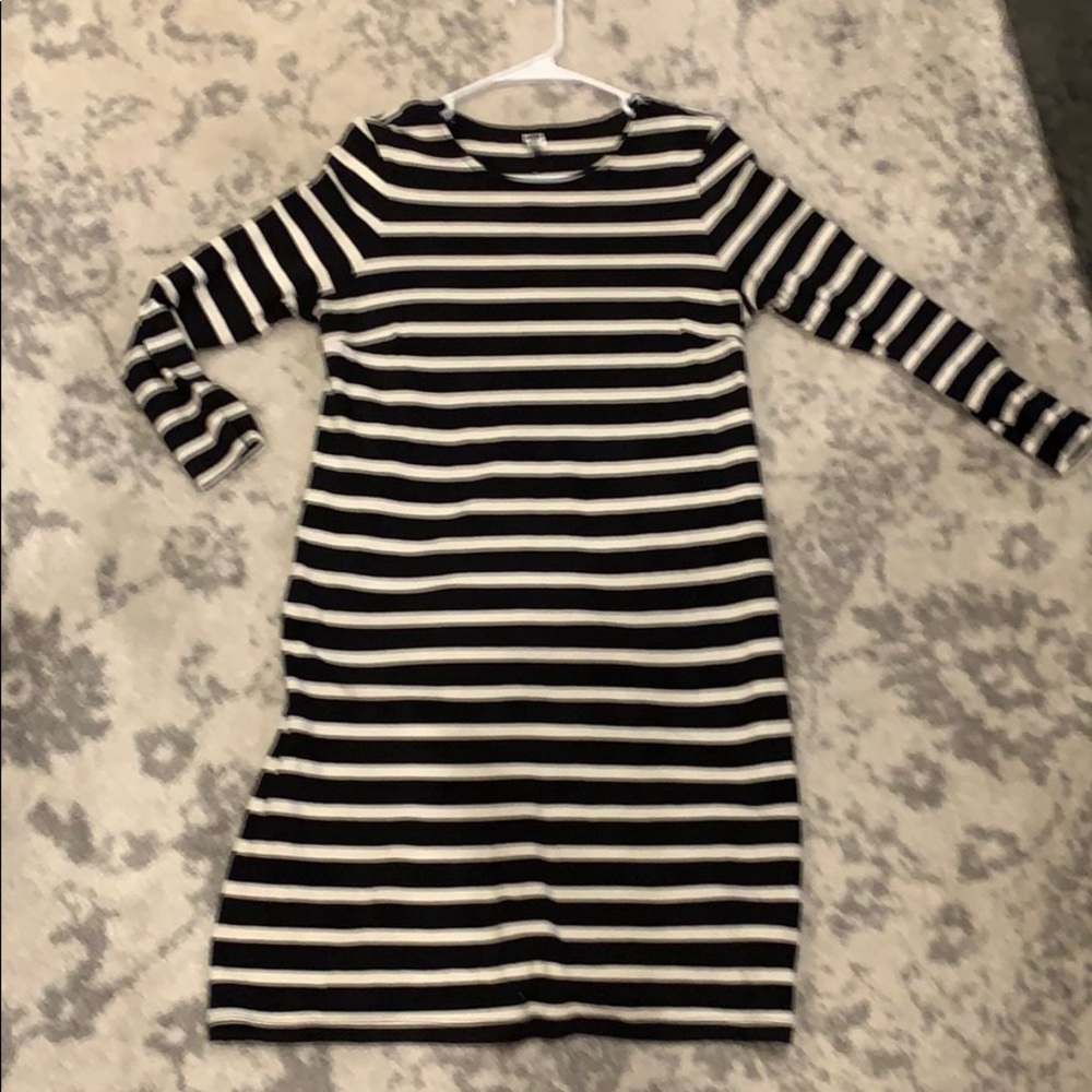 Cute black&white striped dress